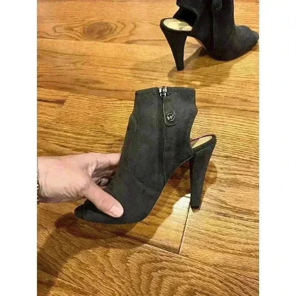 MK Michael Kors Gray Open Toe Peep Toe Bootie Heel Size 7 EUC - Picture 4 of 9